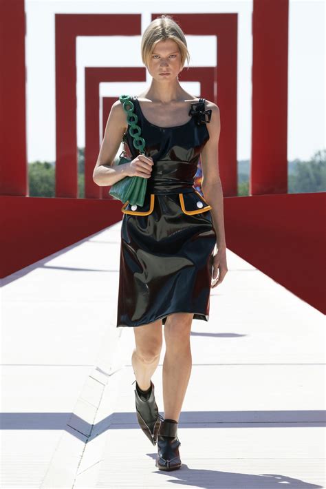 louis vuitton france fashion|Louis Vuitton 2022 fashion show.